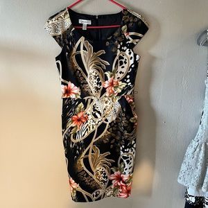 Dressbarn  Silky Dress Dark Floral Sz 4 cap sleeve
